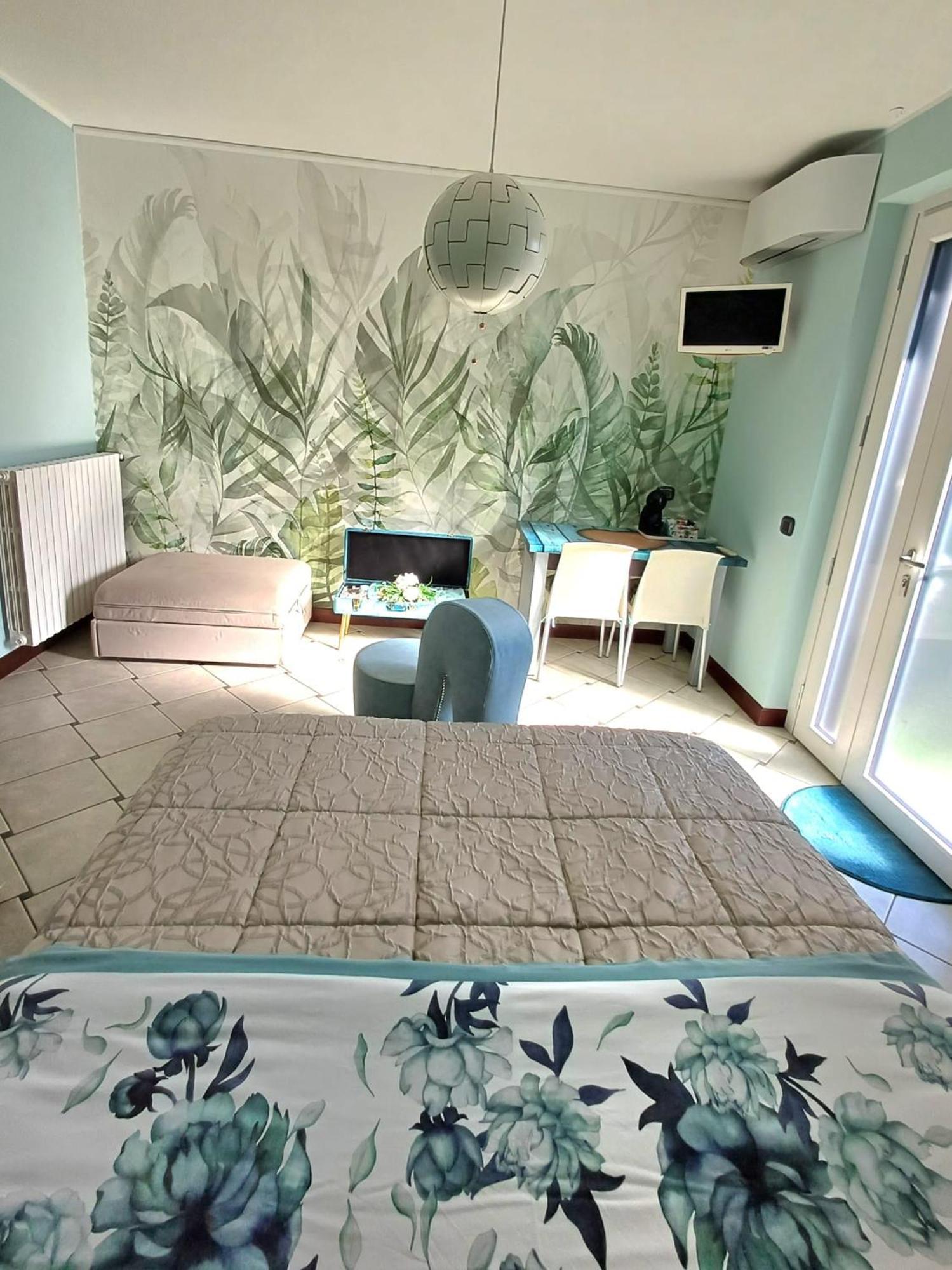 Maryhouse - Ingresso Indipendente Hotell Venegono Superiore Eksteriør bilde